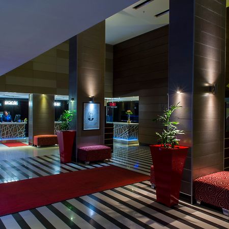 Radisson Blu Hotel, Port Elizabeth Exterior photo Lobby