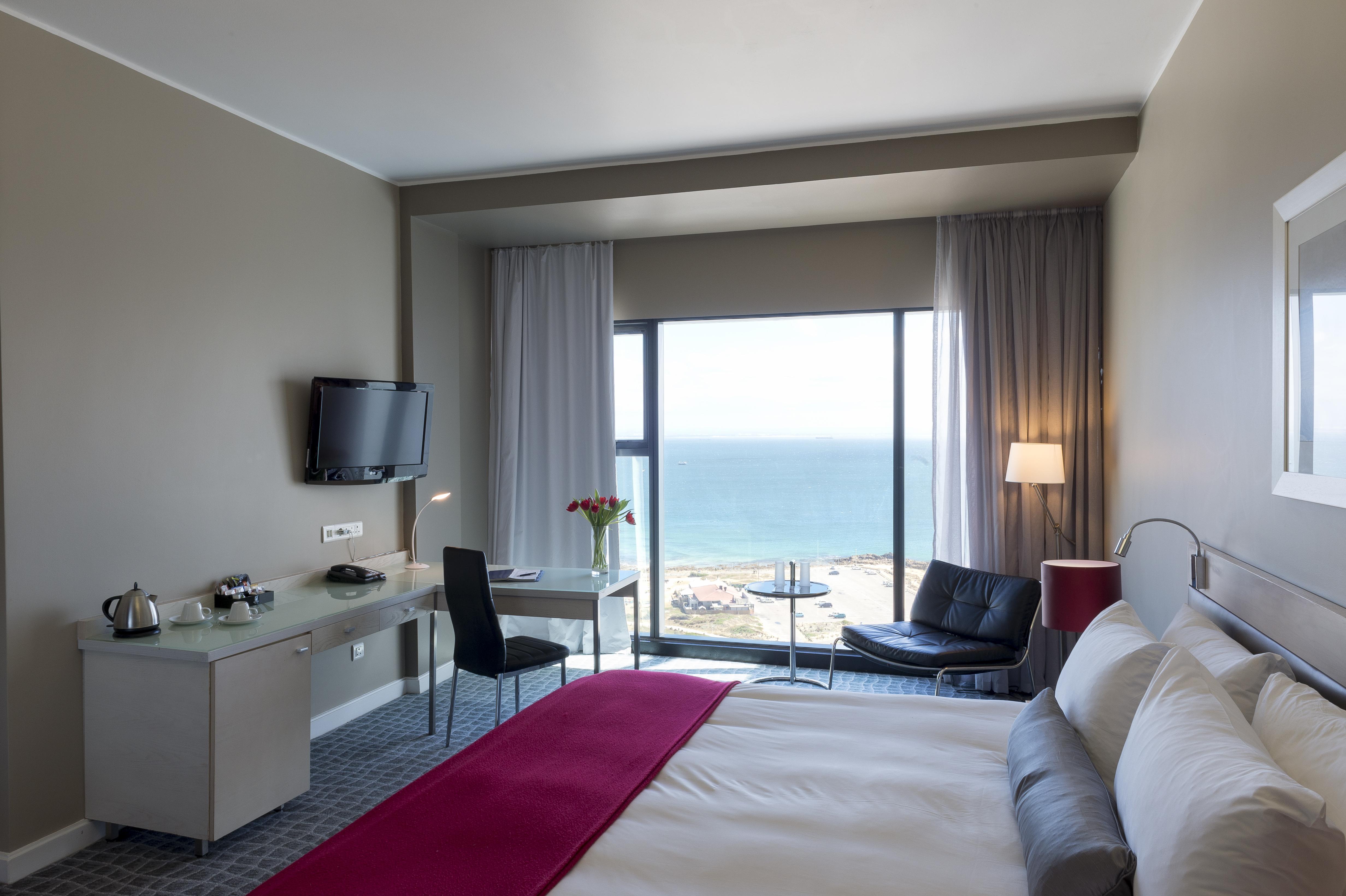 Radisson Blu Hotel, Port Elizabeth Exterior photo A room at the Hilton Tel Aviv