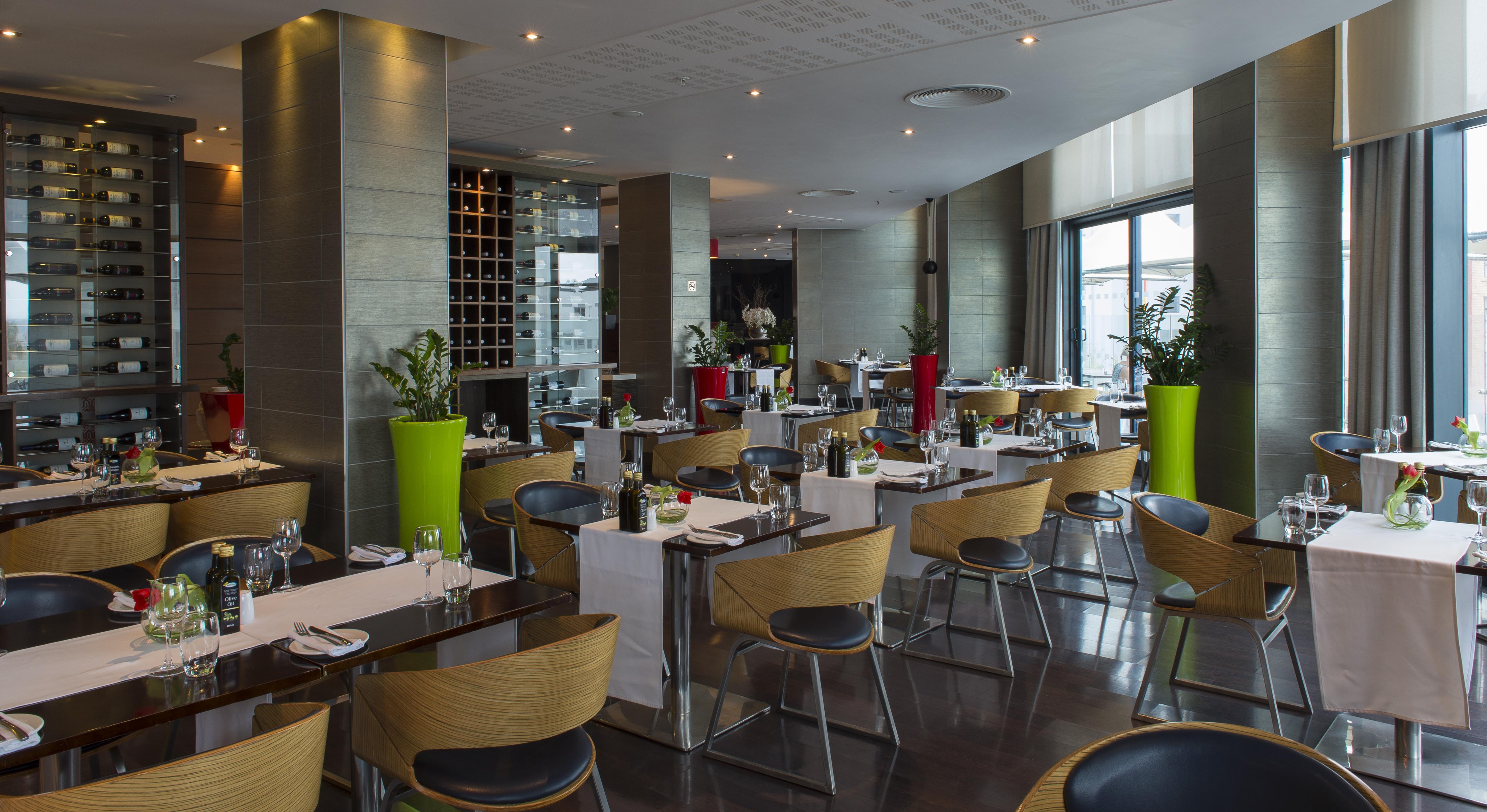Radisson Blu Hotel, Port Elizabeth Exterior photo Restaurant