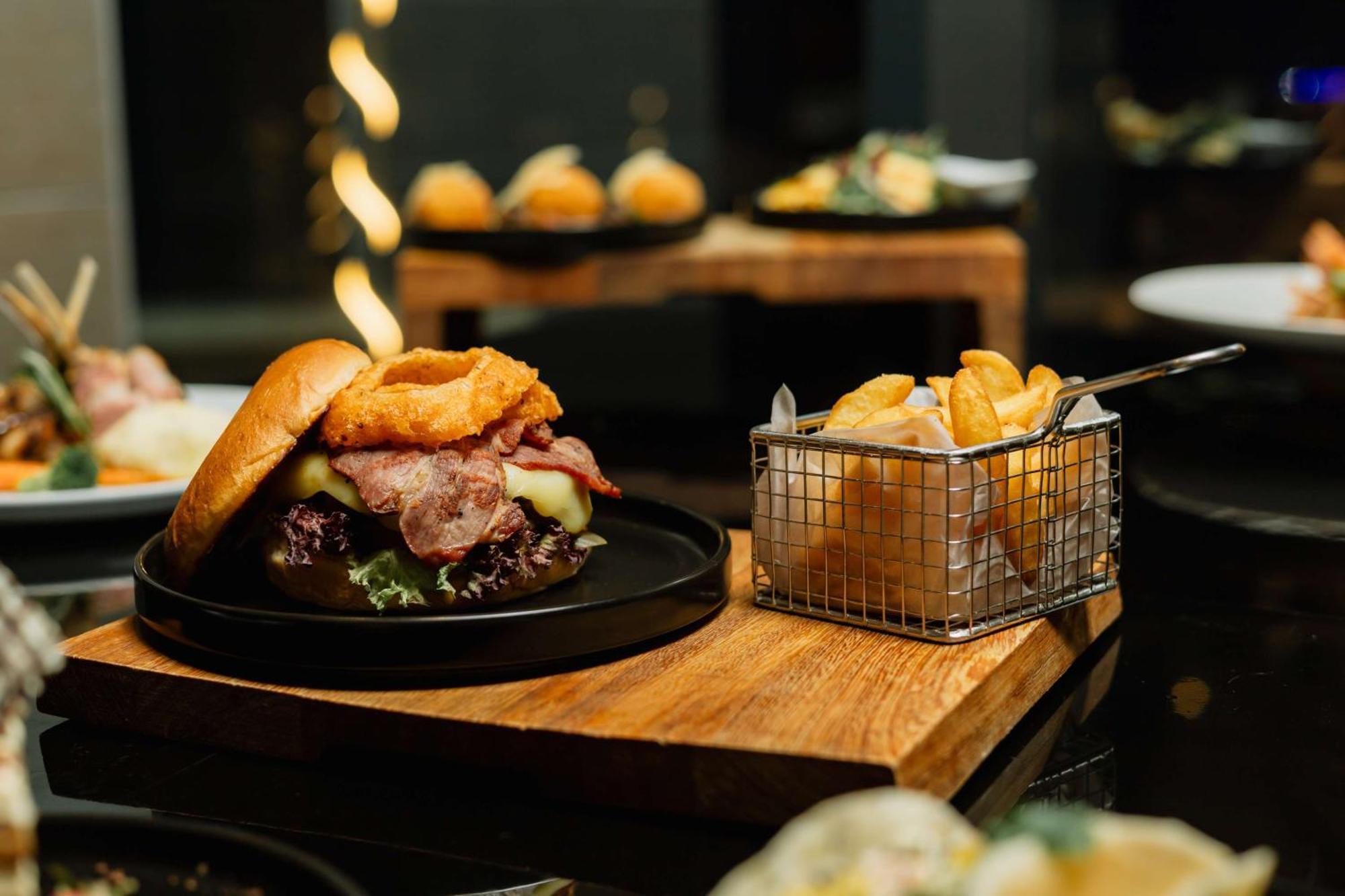 Radisson Blu Hotel, Port Elizabeth Exterior photo A burger with a side of fries