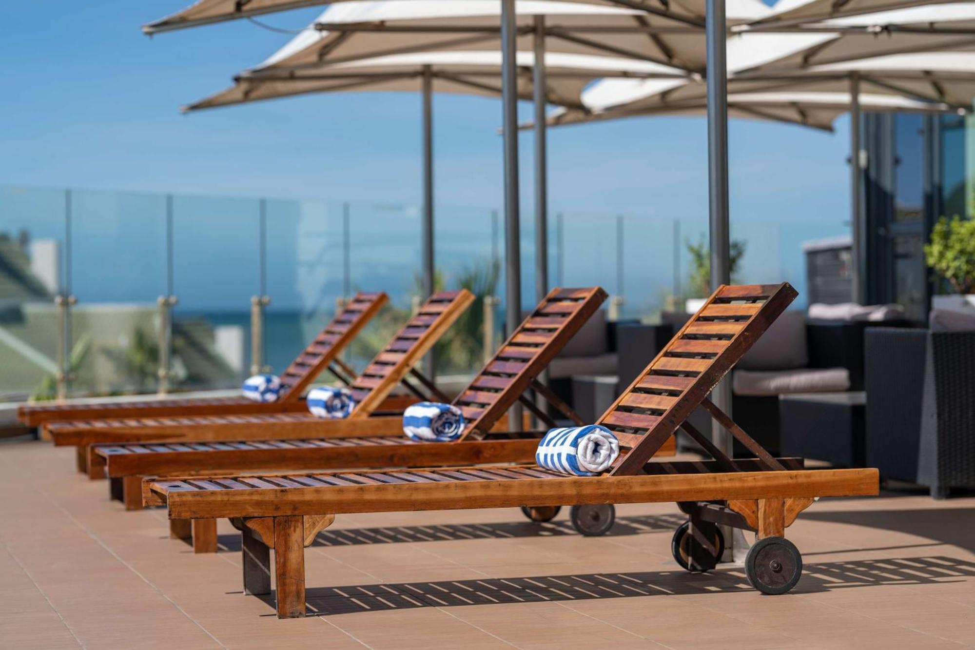Radisson Blu Hotel, Port Elizabeth Exterior photo Sunloungers on a cruise ship