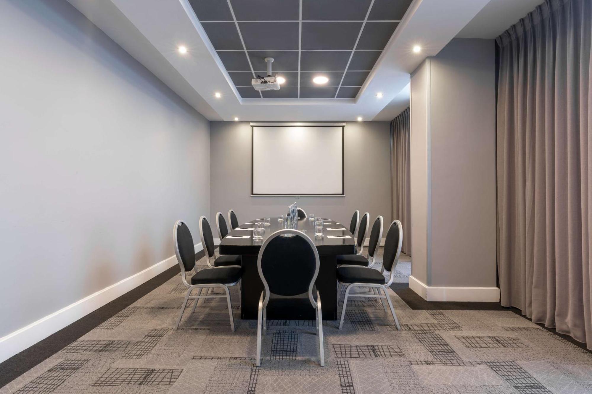 Radisson Blu Hotel, Port Elizabeth Exterior photo A meeting room at the hotel